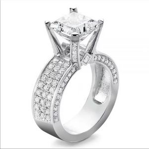 New Luxury Square Cut Popular Women’s Diamond Ring